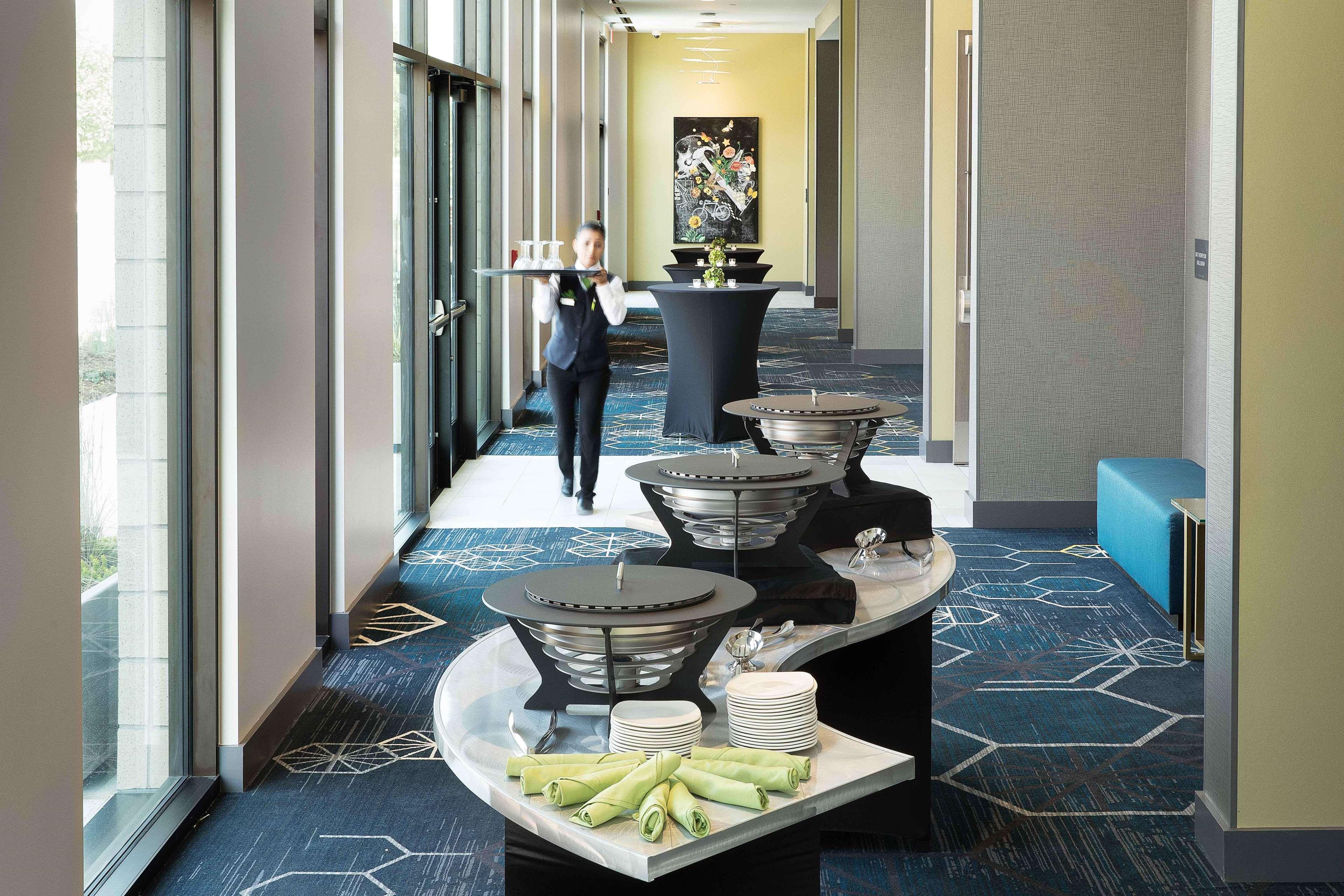Doubletree By Hilton At Lincoln Park 4*