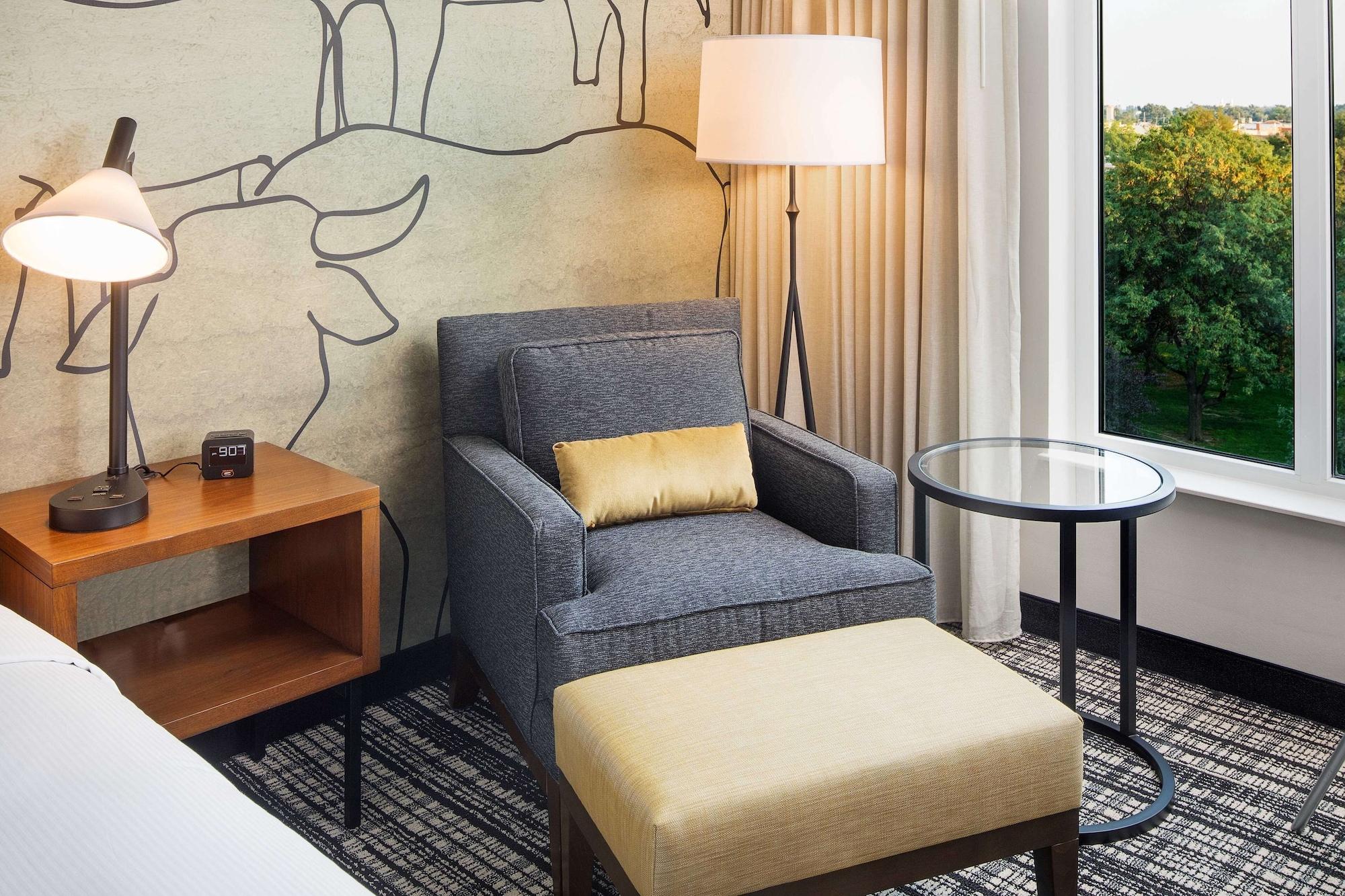 Doubletree By Hilton At Lincoln Park 4*