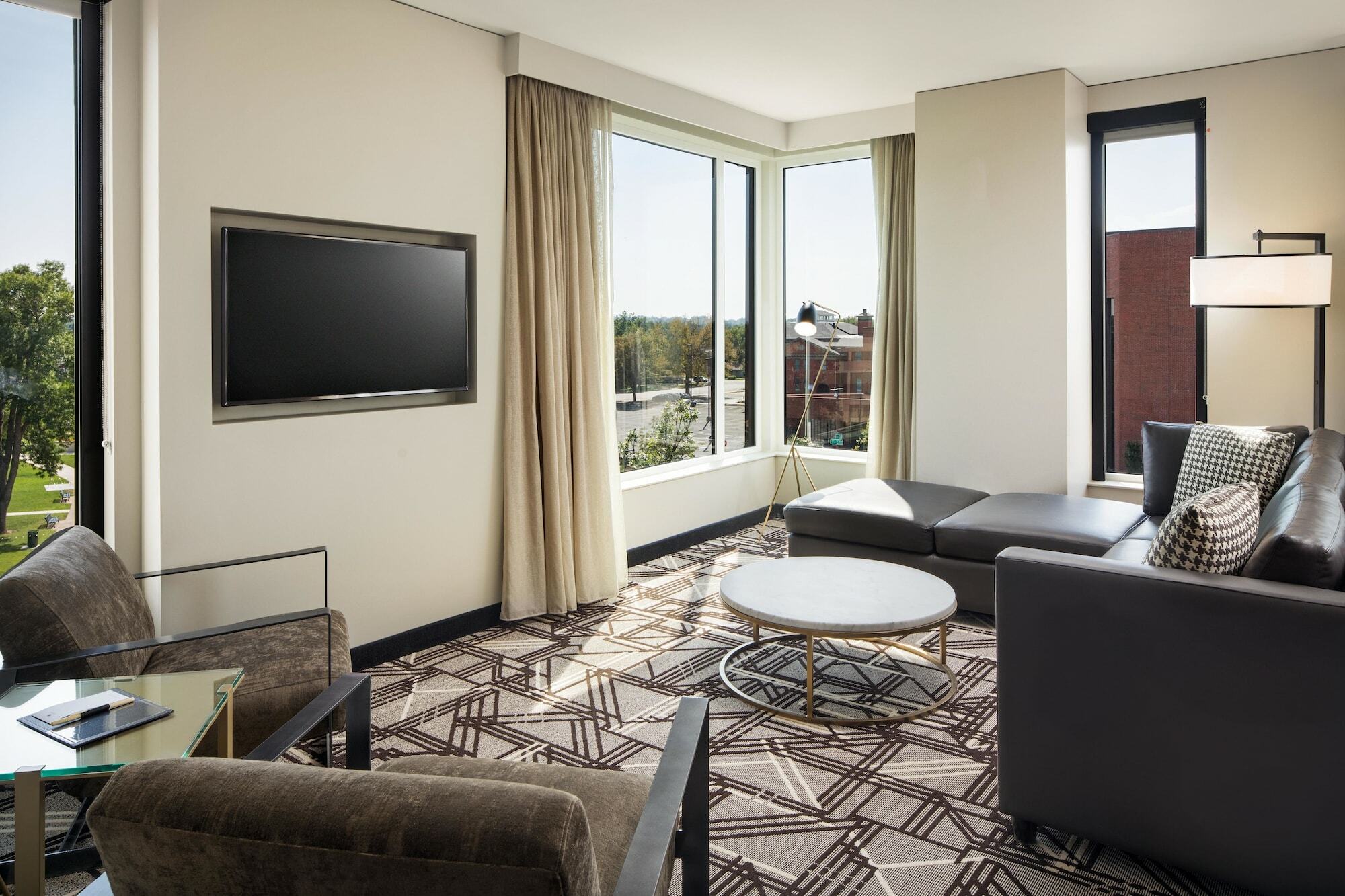 Doubletree By Hilton At Lincoln Park 4*